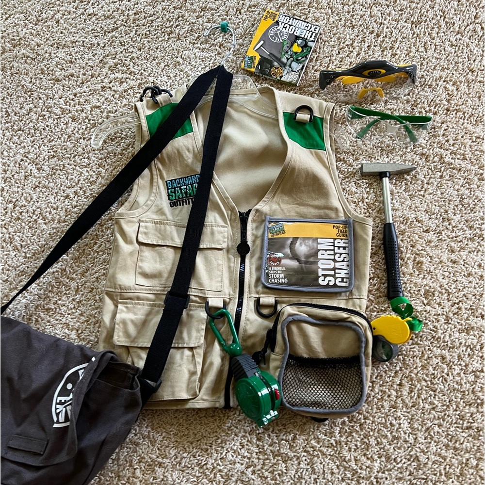 Backyard safari explorer vest and kit - Picture 4 of 9